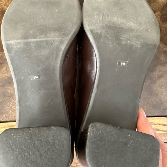 Bundle 4 for $30 VGUC BROWN GENUINE LEATHER SIZE 9M Womens pump in loafer style - Picture 6 of 9